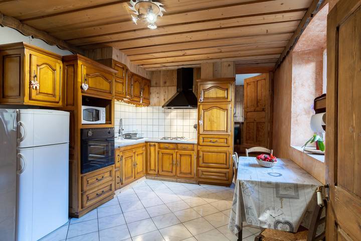 Entire apartment, Aux Bois d'Hermy in Marnaz, Bonneville region