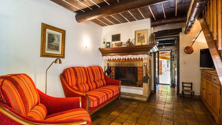 Casa de vacaciones para 9 personas, con terraza además de jardín y piscina - 1