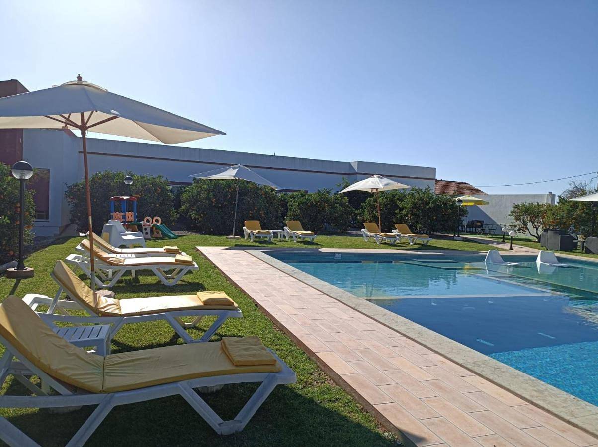 Villa dos I's com Piscina Privada - 12 a 28 px in Algoz e Tunes, Distrito de Faro