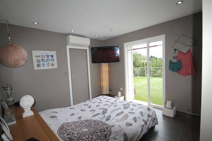 Location de vacances pour 8 personnes, avec jardin ainsi que terrasse et jacuzzi à Spéracèdes - 2