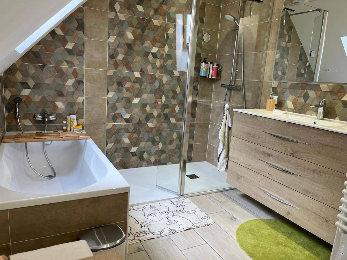 Appartement de vacances entier, Family Room with Shared Bathroom in Mulsanne, Sarthe