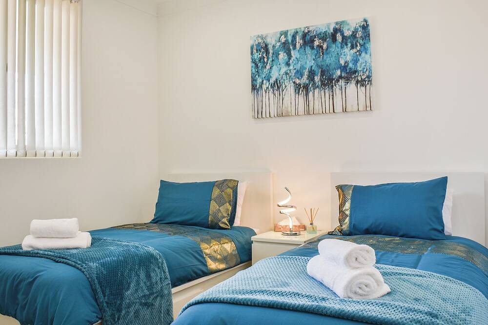A beautiful bungalow overlooking the coastal town of Llanelli. in Llanelli, Carmarthenshire