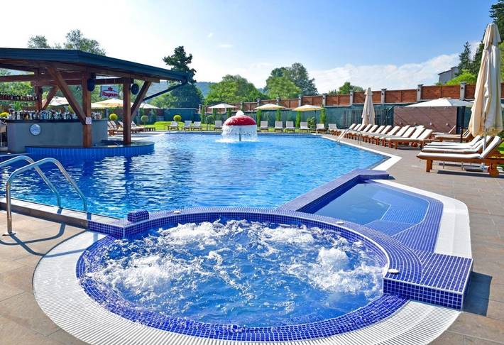 Hôtel pour 2 personnes, avec jacuzzi et sauna ainsi que jardin et piscine dans Bansko - 4