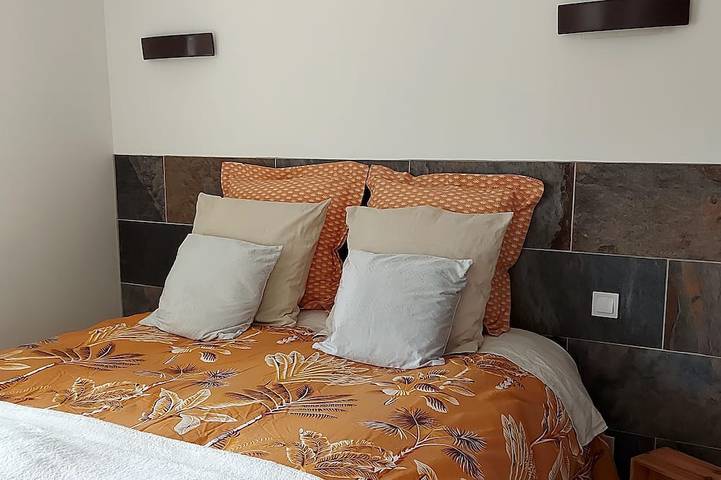 Appartement de vacances pour 5 personnes, avec Jacuzzi ainsi que Jardin et Piscine