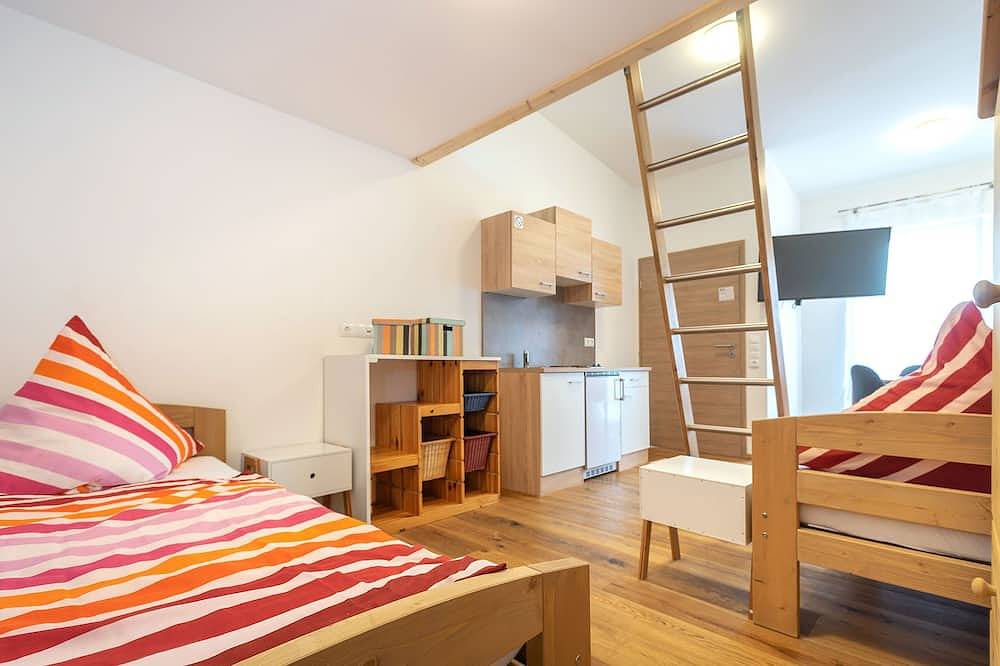 Ganze Wohnung, Alpen-Hostel Apartment Mittagsonne 2, Buxacher Straße 23 mit Motoradvermietung in Memmingen, Bayerisch Schwaben