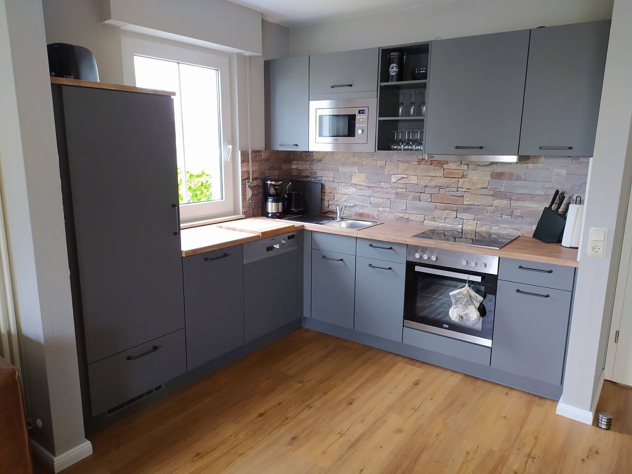 Appartement entier, Appartement 'Meeresbucht' avec vue sur la mer, terrasse privée et Wi-Fi in Sassnitz, Parc national Jasmund