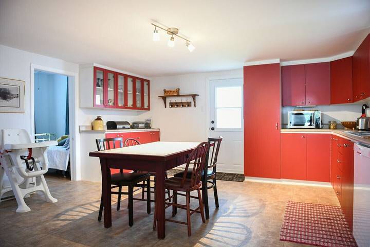 Gîte pour 6 personnes, avec jardin et piscine dans Saint-Laurent-de-l'Île-d'Orléans - 3