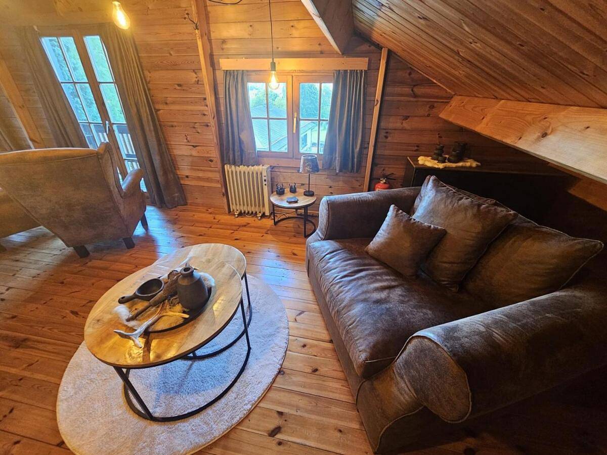 Two-Bedroom Chalet in Saint-Hubert, Région de Neufchâteau