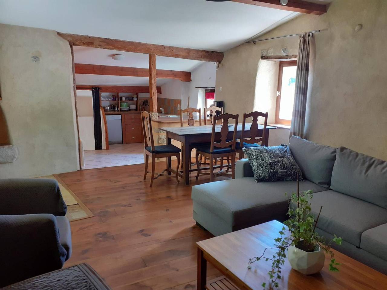 Casa rural 'Gite De Pascal Et Virginie' con vistas a la montaña, terraza privada y balcón in Ponet-et-Saint-Auban, Parc naturel régional du Vercors