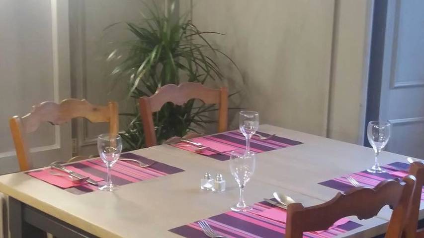 Hôtel pour 3 personnes, avec Terrasse ainsi que Jardin et Vue à Alos-Sibas-Abense