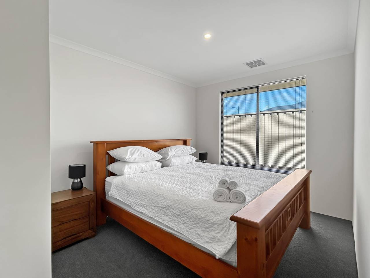 Ganze Wohnung, Geräumiges Haus mit 4 Schlafzimmern und großem Garten in Perth, Western Australia