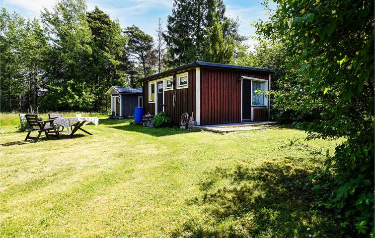 Hus för 3 Personer med trädgård in Gotland