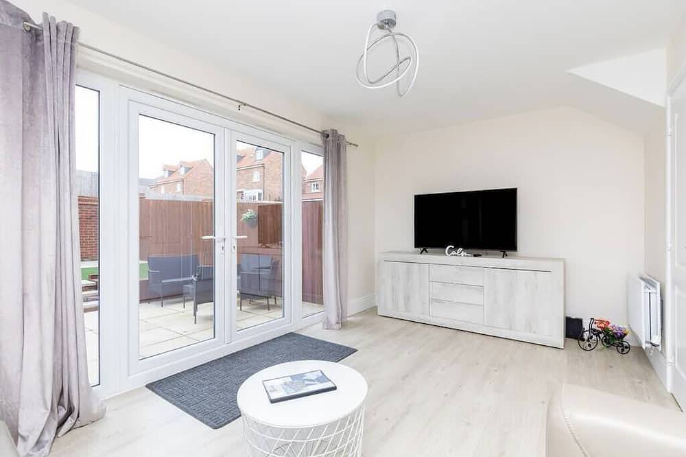 4 Bed 3.5 Bath - Free Parking | Free Wifi | 2x En-suite Bedrooms | Self Check-in in Wakefield, West Yorkshire