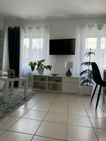 Gîte pour 2 personnes, avec balcon et vue, animaux acceptés à Les Pavillons-sous-Bois