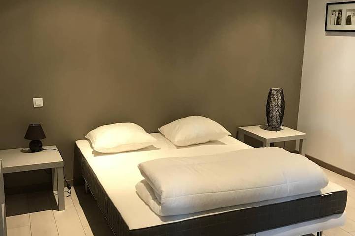 Gîte pour 8 personnes, avec jardin à Doucier - 2