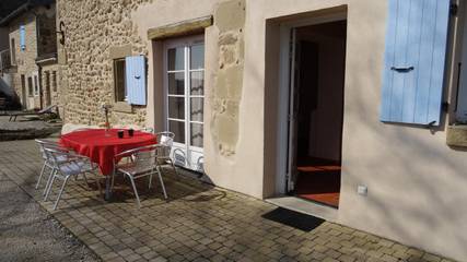 Gîte pour 6 personnes, avec piscine et terrasse à Châteauneuf-sur-Isère