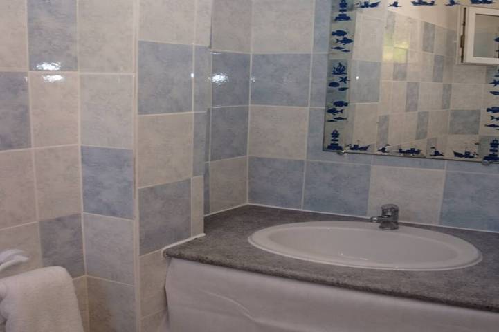 Apartamento entero, N°6-Apartamento-Baño privado con ducha-Vista al Mar in Favone, Sari-Solenzara