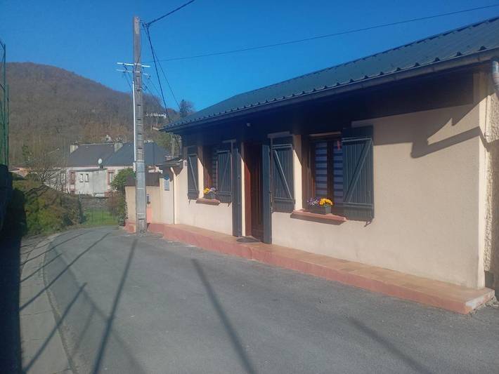 Location de vacances pour 4 personnes, avec Terrasse ainsi que Jardin et Vue à Deville