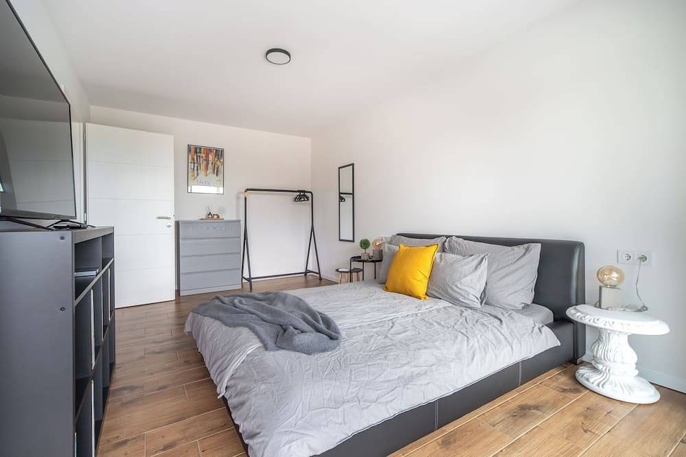 Ganze Wohnung, Peter’s Lucky Home: Stilvolle Design-Wohnung mit Sonnenterrasse am Balaton in Vonyarcvashegy, Balaton Hochland Nationalpark