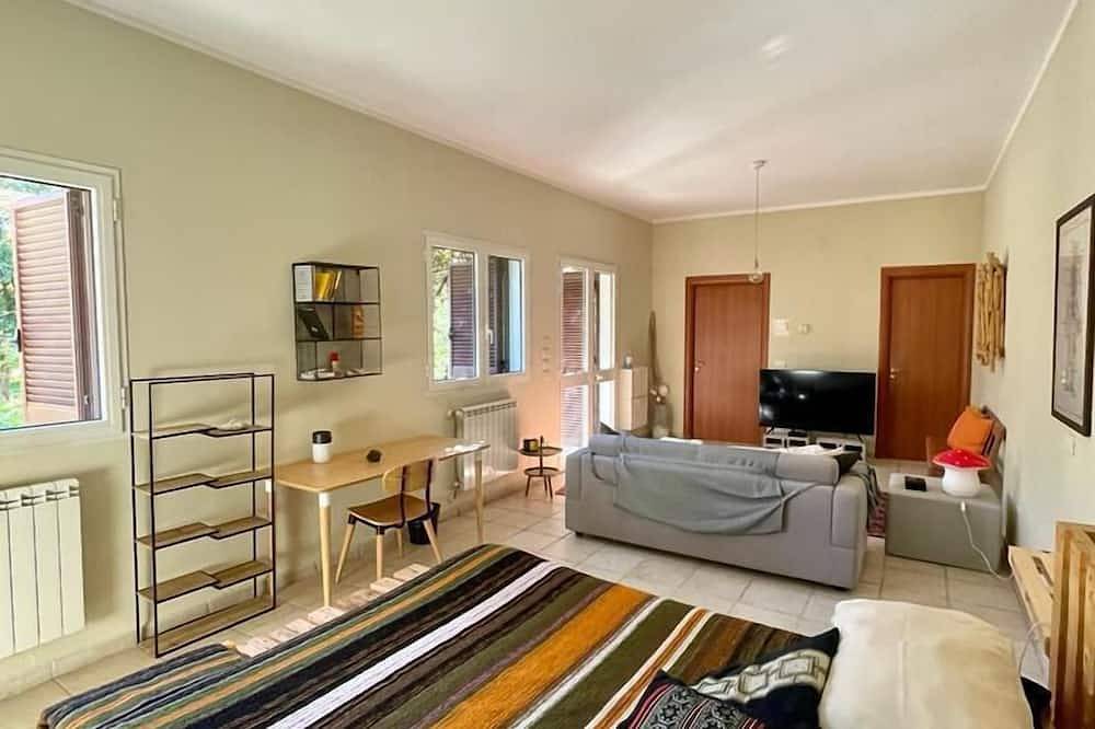 Apartment with Garden View in Lecce, Lecce Province