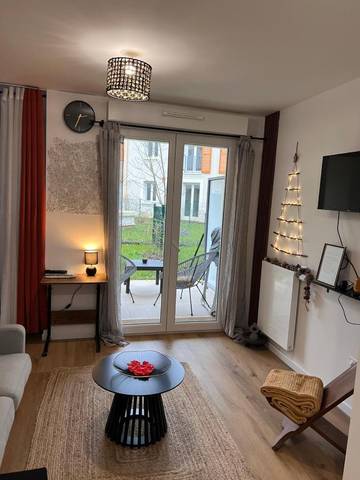 Gîte pour 2 personnes, avec vue et jardin à Bussy-Saint-Georges