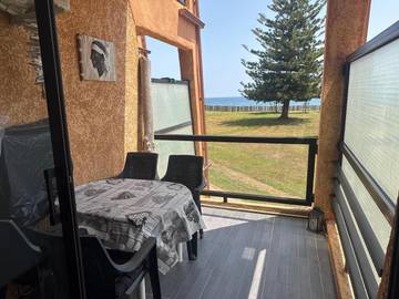 Gîte pour 4 personnes, avec vue ainsi que terrasse et piscine à Santa-Lucia-di-Moriani