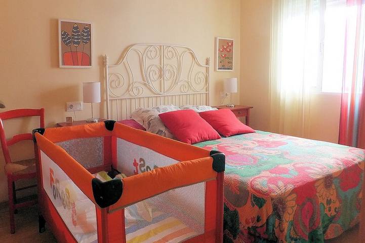 Apartamento entero, Tranquilo, 2 D, Climatizado Entero, Parking De Pago, Recogida Gratis. in Casco Antiguo, Sevilla