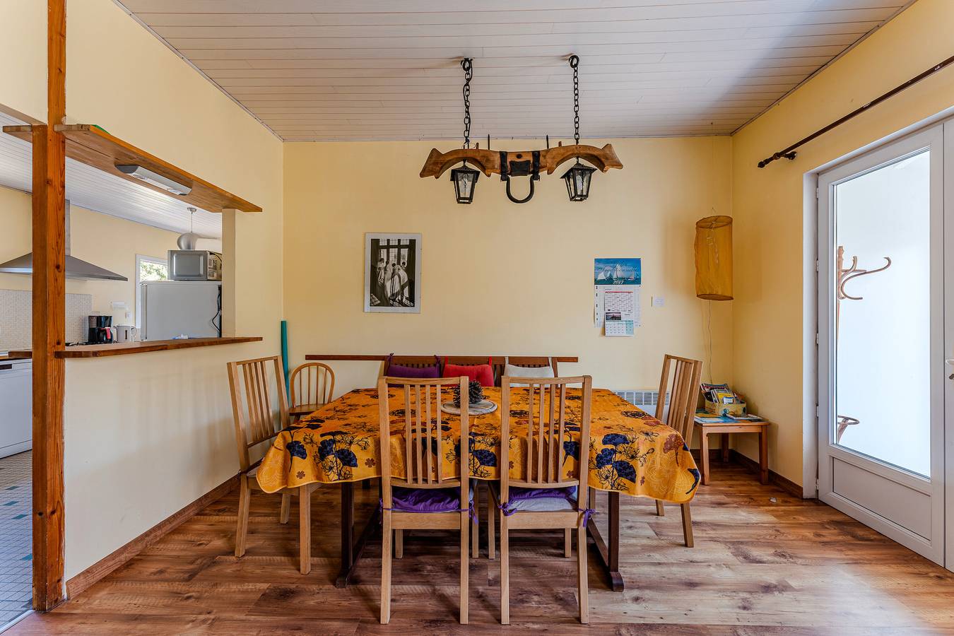 Holiday Home Near the Center with Shared Pool and Private Terrace in La Teste-de-Buch, Arcachon region