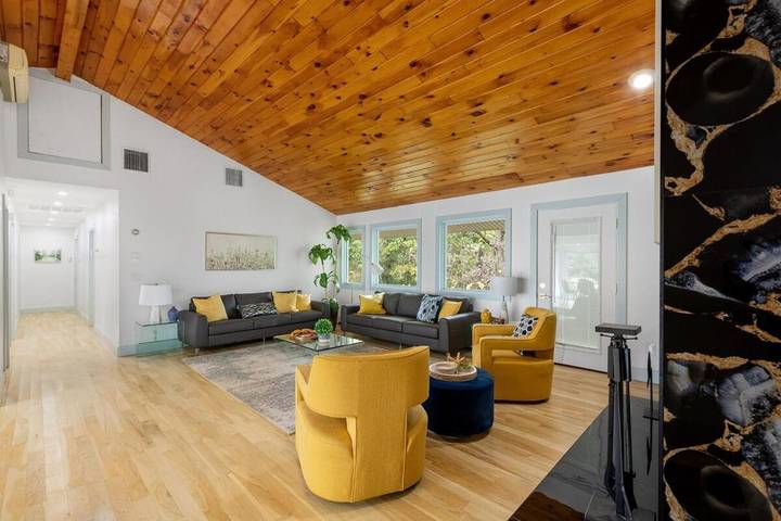 Chalet para 16 personas, con terraza y piscina además de vistas y sauna, Se admiten mascotas - 1