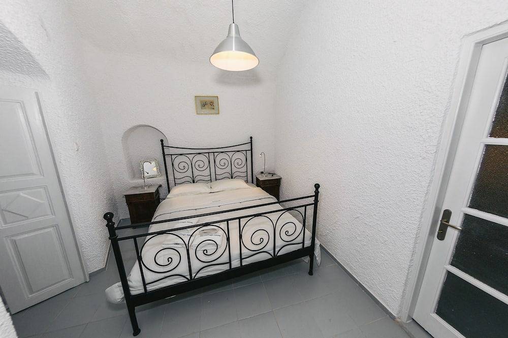 Santo Image House, House in Ormos Ammoudiou, Oia
