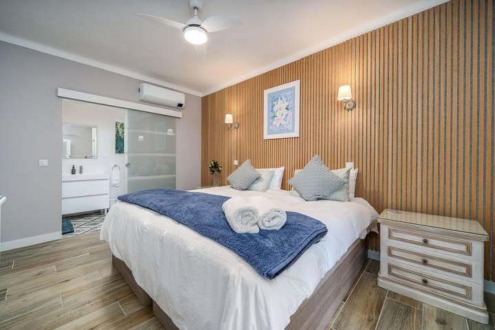 Kamer 'Orange Blossom Grove - 2' met Gedeeld Terras, Wi-Fi en Airconditioning in São Bartolomeu de Messines, Faro District