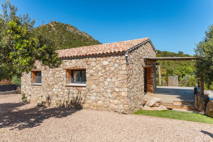 Location de vacances pour 6 personnes, avec jardin ainsi que balcon et piscine, adapté aux familles à Conca - 2