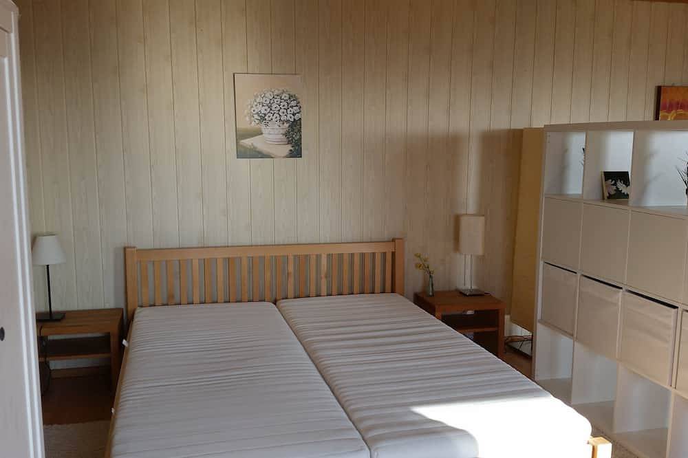 Ganze Wohnung, Ruhige sonnige Wohnung auf Hof in Alleinlage mit weitem Blick ins Grüne in Feuchtwangen, Romantische Straße