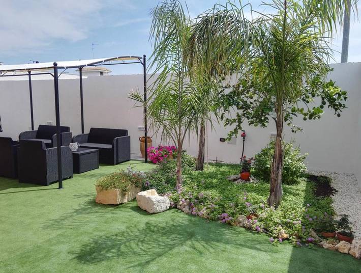 B&b per 2 persone, con panorama e giardino in Surbo