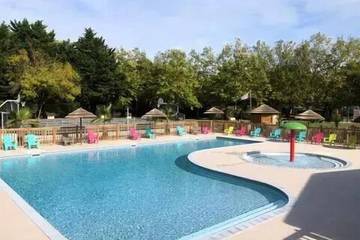 Camping für 6 Personen in Saint-Martin-de-Ré, Côte des Fleurs, Bild 2