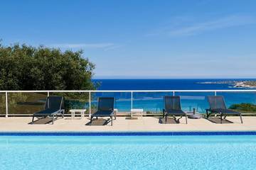 Location de vacances pour 16 personnes, avec jardin et balcon, animaux acceptés à Algajola