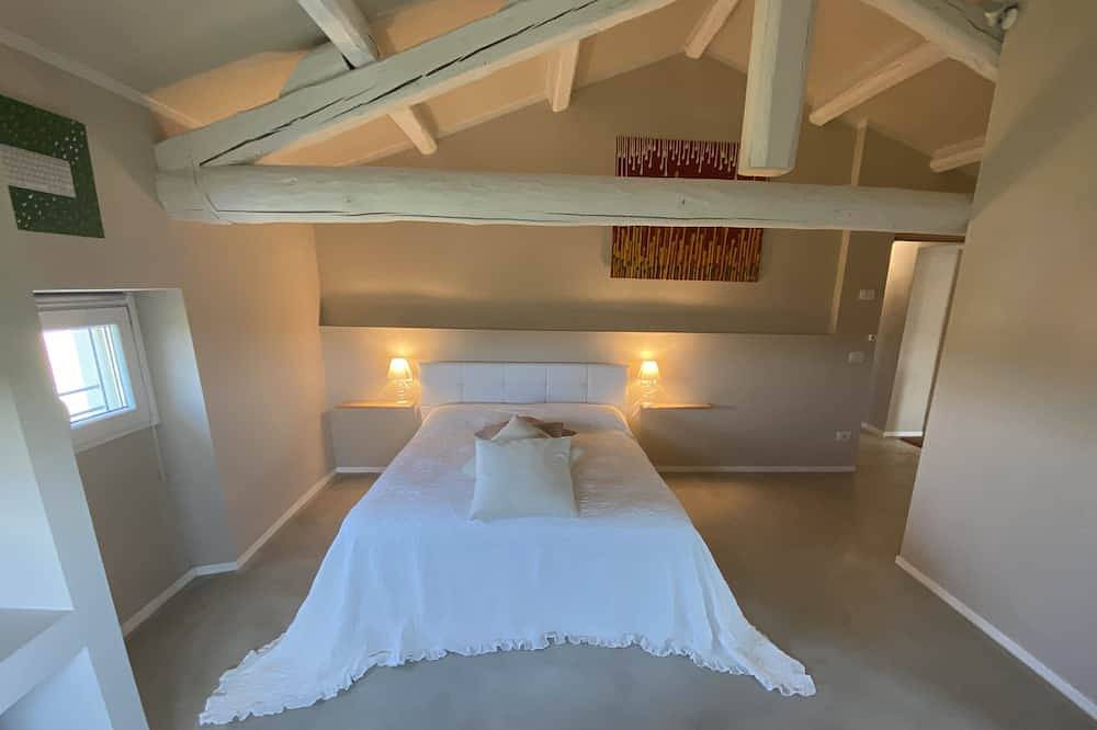 Country house a few steps from Lake Garda in Castelnuovo del Garda, Montañas Garda