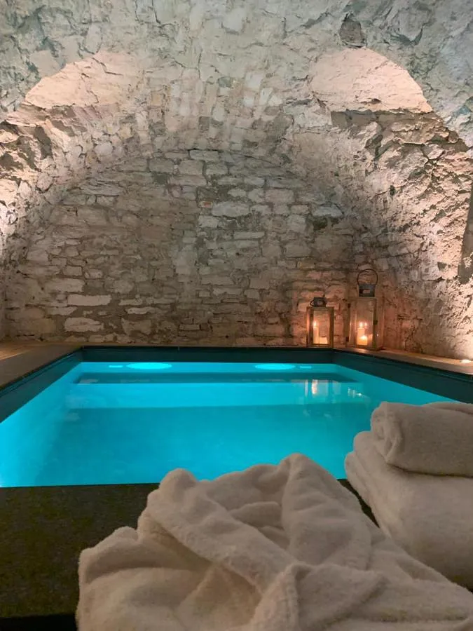 Alojamiento y desayuno para 2 personas, con piscina y vistas - 1