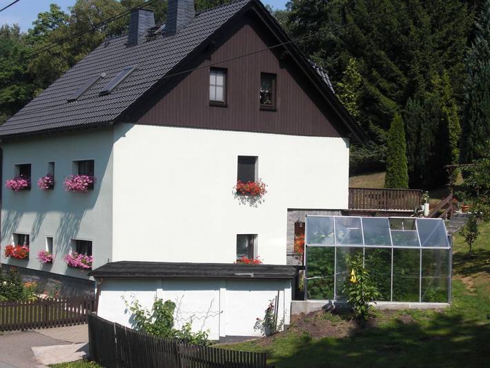 Ferienwohnung für 2 Personen, mit Terrasse und Garten sowie Pool im Erzgebirge
