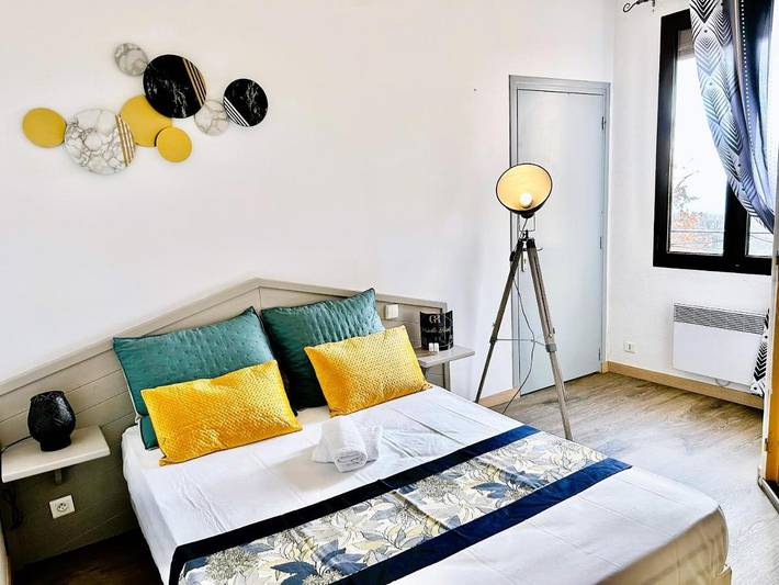 Hôtel pour 3 personnes, avec terrasse et vue - 1
