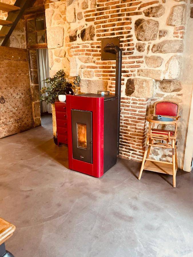 Location de vacances pour 6 personnes, avec piscine et jardin, animaux acceptés à Aubusson - 4