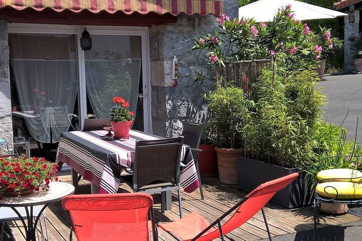 Location de vacances pour 2 personnes, avec jardin à Saint-Esteben