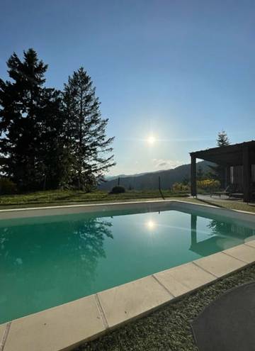 Gîte pour 6 personnes, avec jardin ainsi que balcon et piscine dans Belsentes