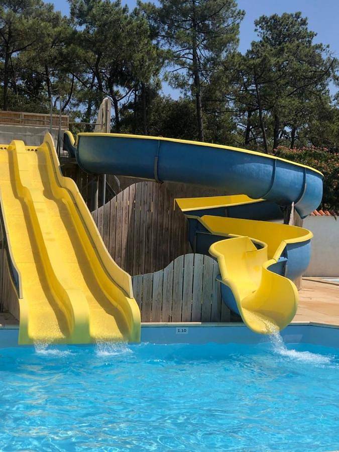 Camping pour 4 personnes, avec jacuzzi ainsi que piscine et terrasse à Longeville-sur-Mer - 2