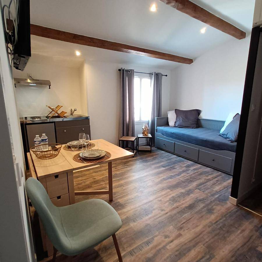 Appartement entier, Studio La Moutonne tt équipé 20 m2 10mn plages- hyeres - Tres Calme- in La Moutone, La Crau