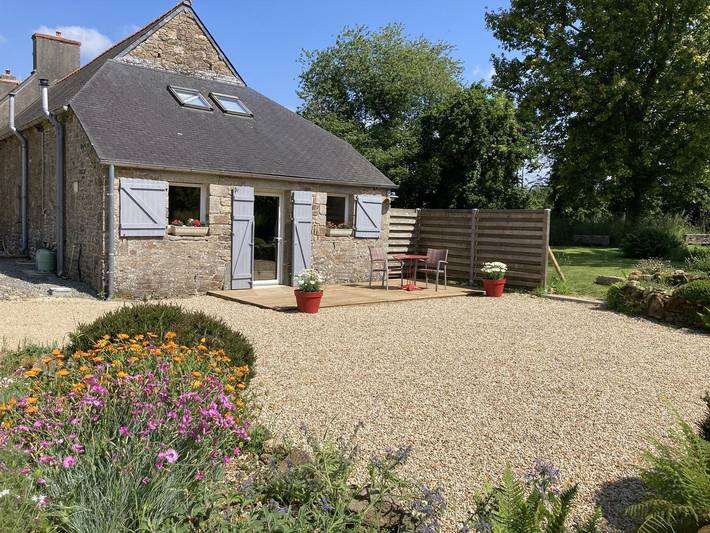 Gîte pour 2 personnes, avec jardin à Ploumilliau - 2