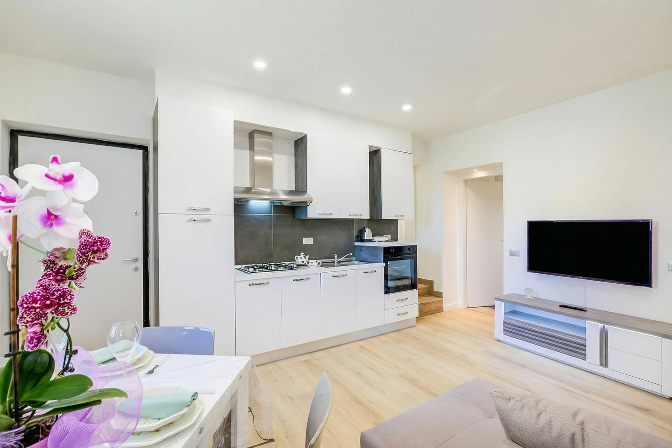 Ganze Wohnung, Patty New Apartment in Laveno Center in Laveno, Laveno-Mombello