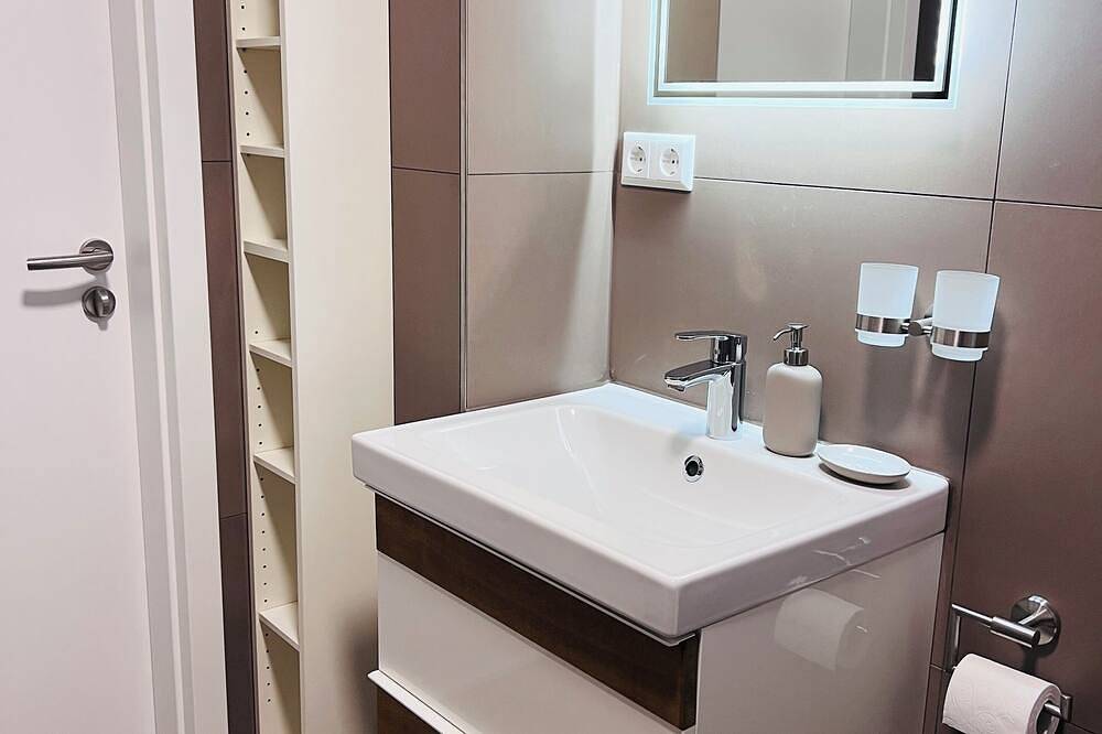 Ganze Wohnung, Harmony \"1\" 4-Zimmer Apartment Eg Terrasse Garten Parkplatz in Gütersloh, Nordrhein-Westfalen