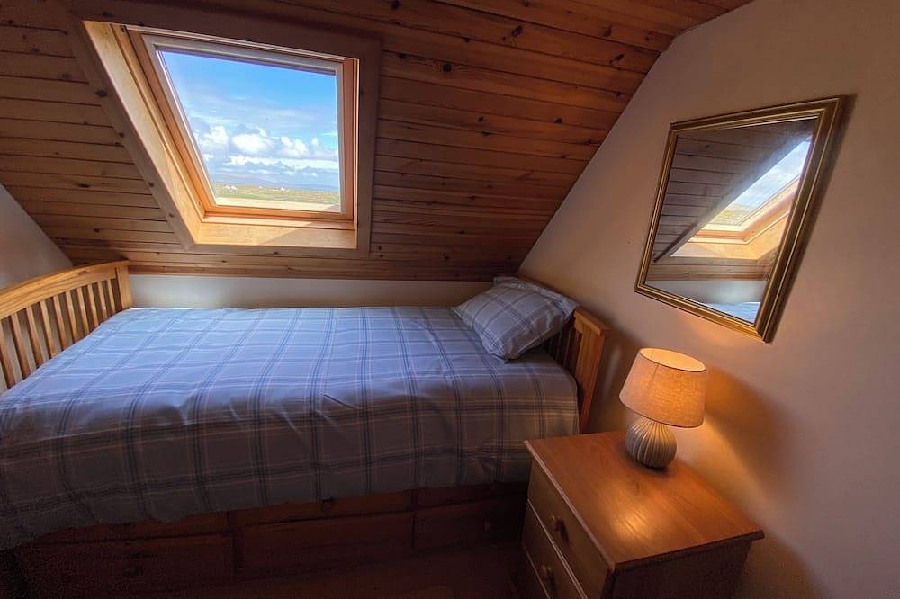 Taigh Ciorstaidh family & pet friendly self-catering Isle of Barra Scotland in Süd Uist, Äußere Hebriden