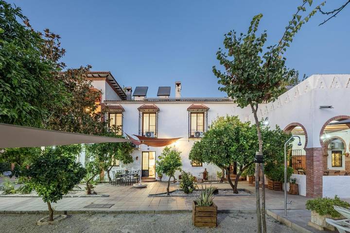 Casa rural para 4 personas, con Balcón y Terraza además de Jardín y Piscina en Cabra